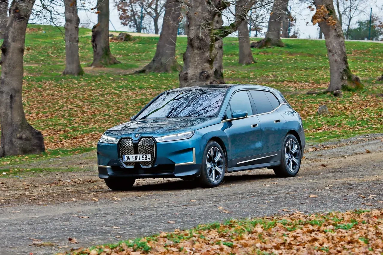 BMW iX