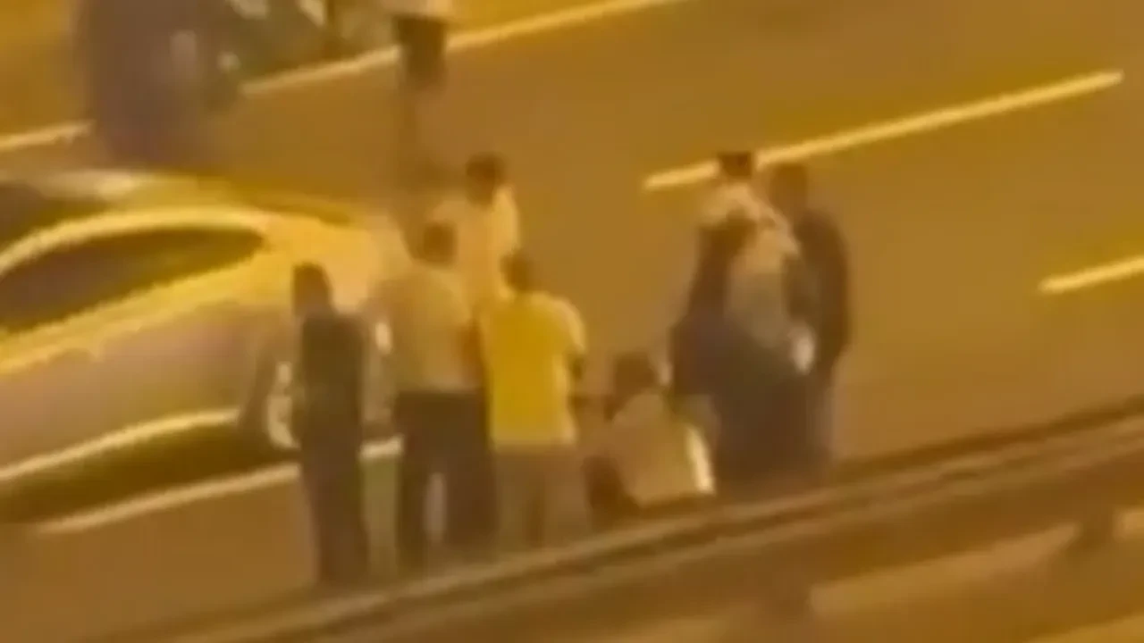 Bakırköy'de iki motosiklet kazası trafiği karıştırdı: 1'i ağır yaralı
