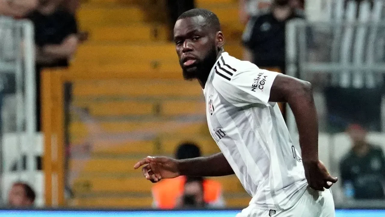 Beşiktaş ayrılığı resmen duyurdu! Geleceği merakla beklenen Jean Onana takımdan ayrıldı
