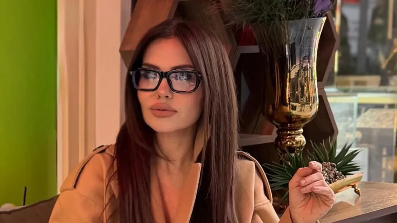 Beyninde kitle tespit edilen Lara’dan müjdeli haber! Sahnelere geri döndü