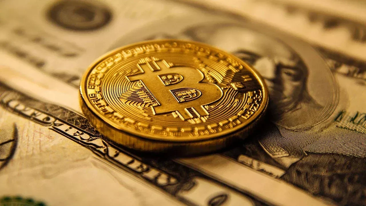 Bitcoin aldı başını gidiyor! Ağustos kriptoya yaradı