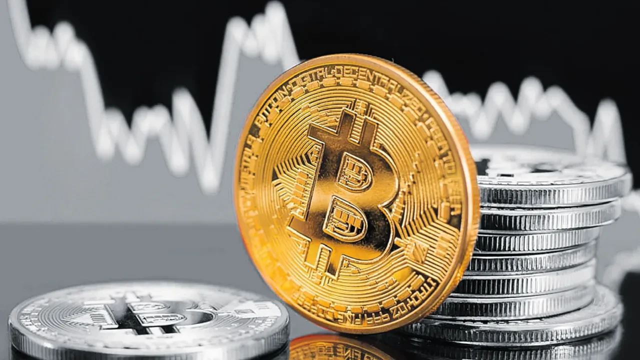 Bitcoin aldı başını gidiyor! Ağustos kriptoya yaradı