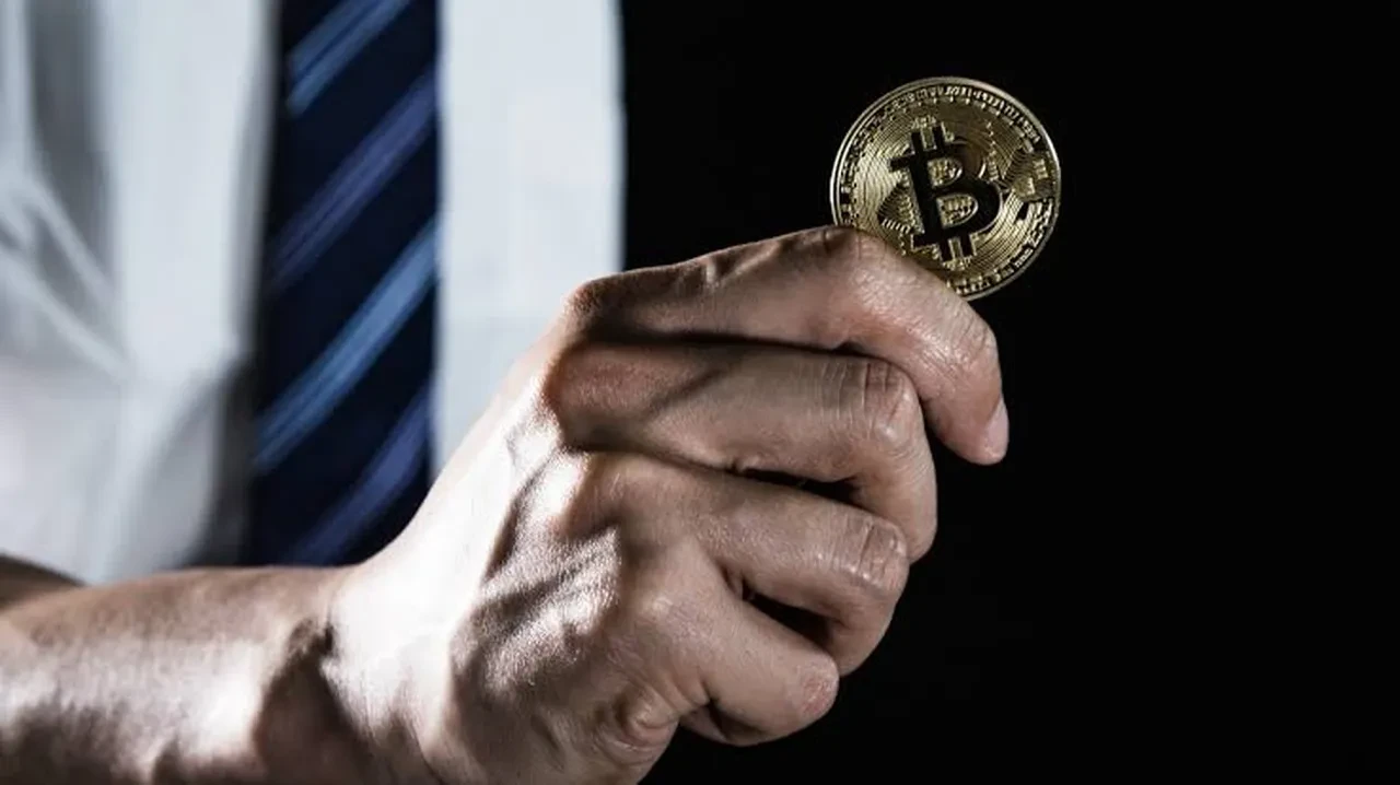 Bitcoin aldı başını gidiyor! Ağustos kriptoya yaradı
