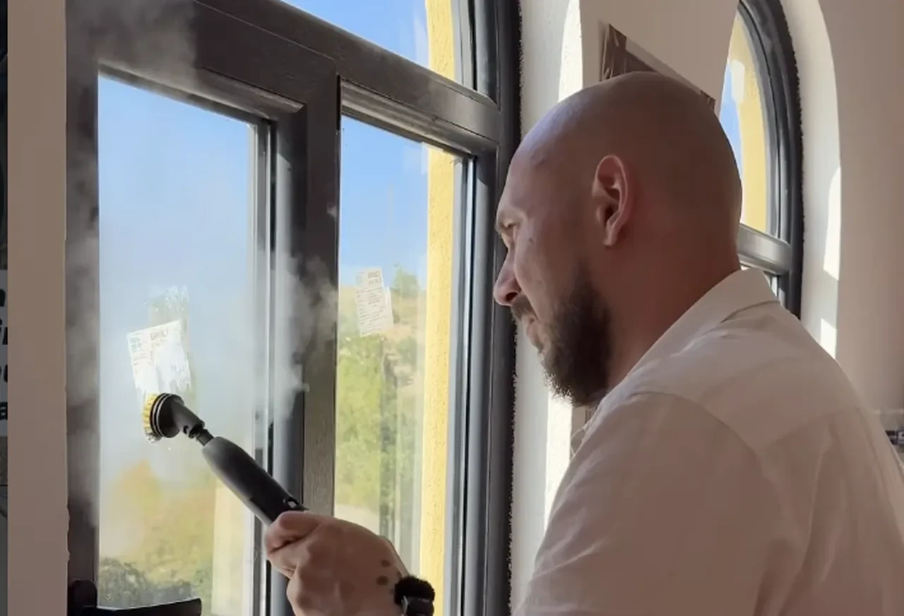 Cem Özkök'ün Yalova'da komşu çilesi: "Camıma taş atıyorlar"