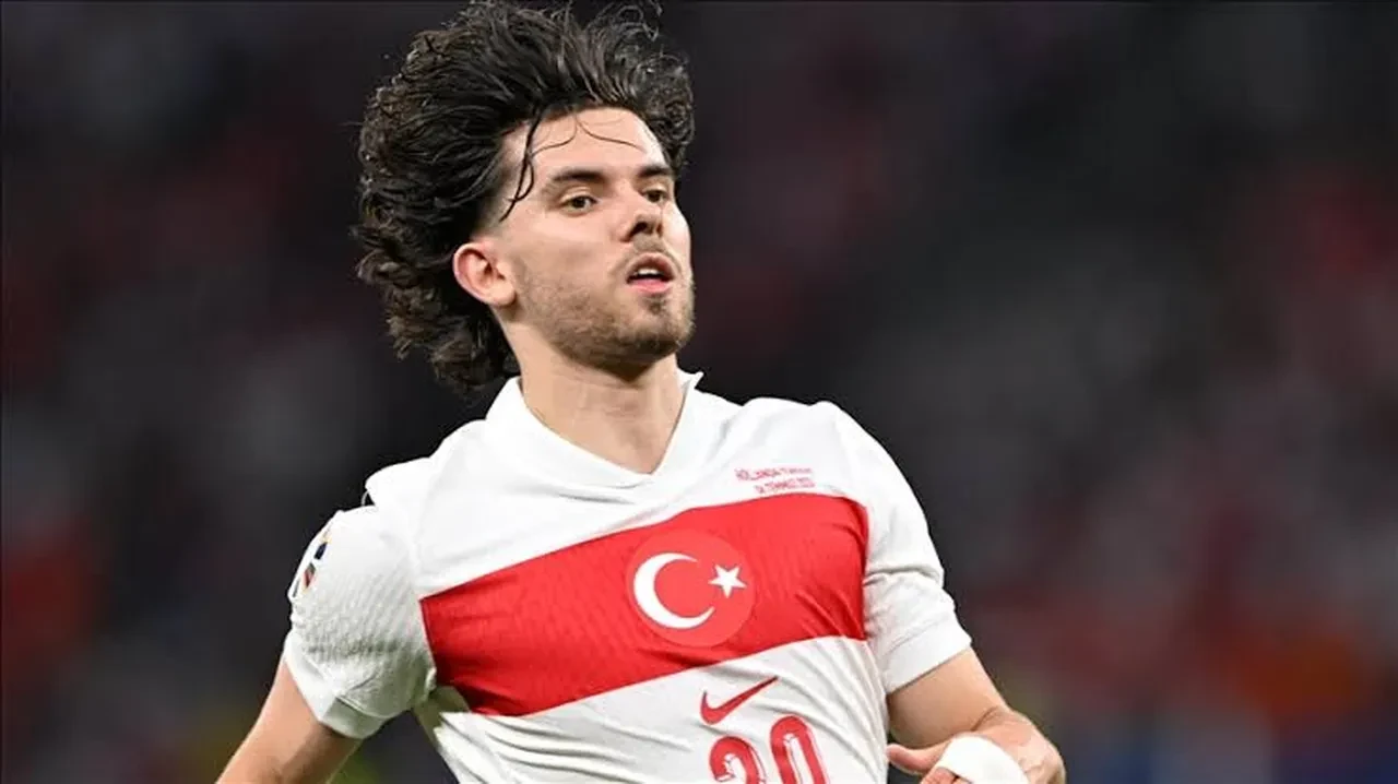 Fenerbahçe'de Ferdi Kadıoğlu operasyonu: İsmail Kartal çok istedi, yönetim şartı koydu!