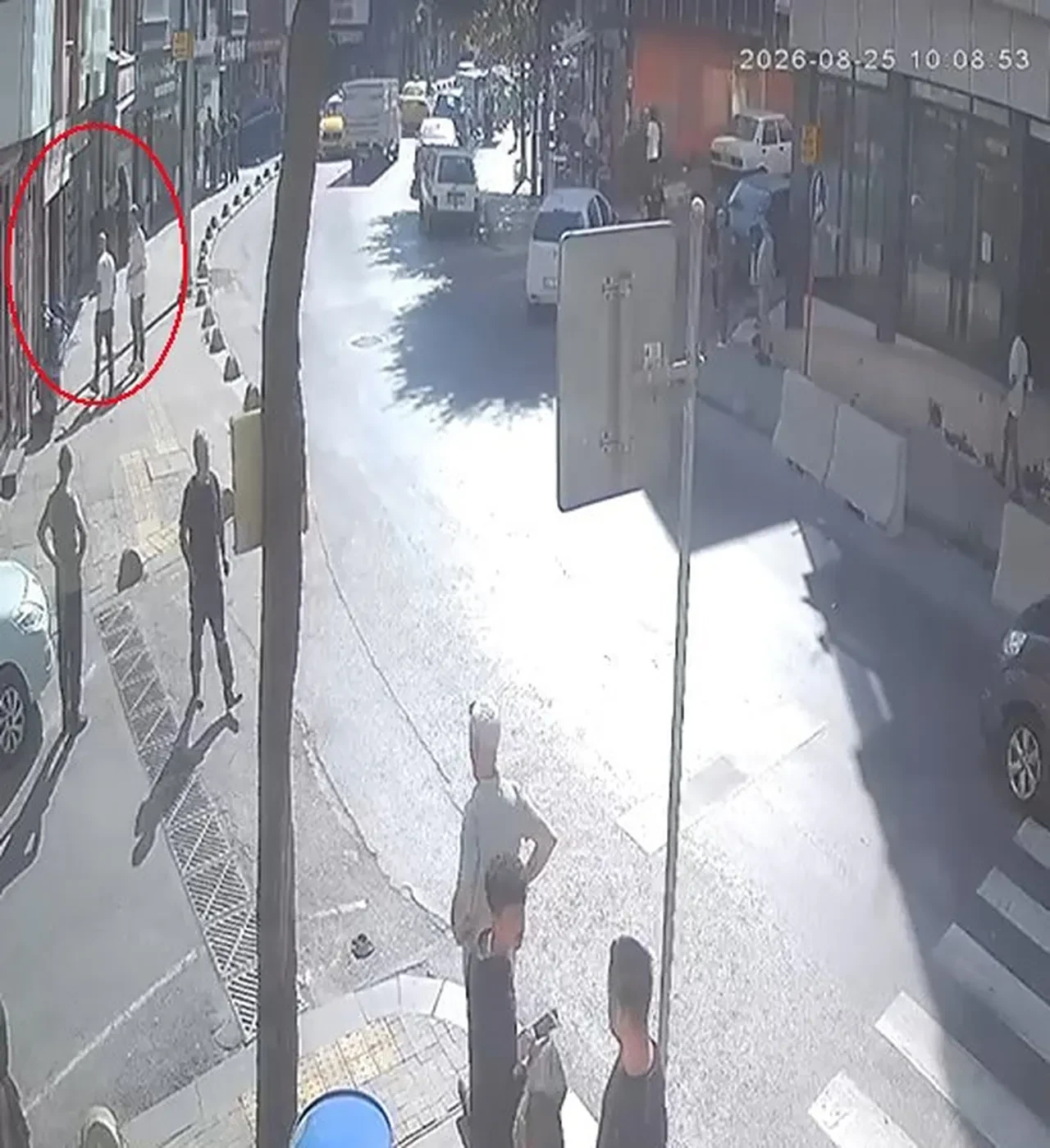 Gaziosmanpaşa’da dehşet! Eski kız arkadaşını herkesin gözü önünde öldürdü: İşte korkunç anlar