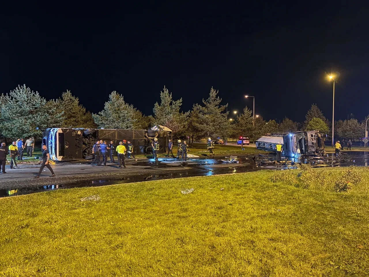 Kayseri'de yolcu otobüsüyle yakıt tankeri çarpıştı: Çok sayıda yaralı