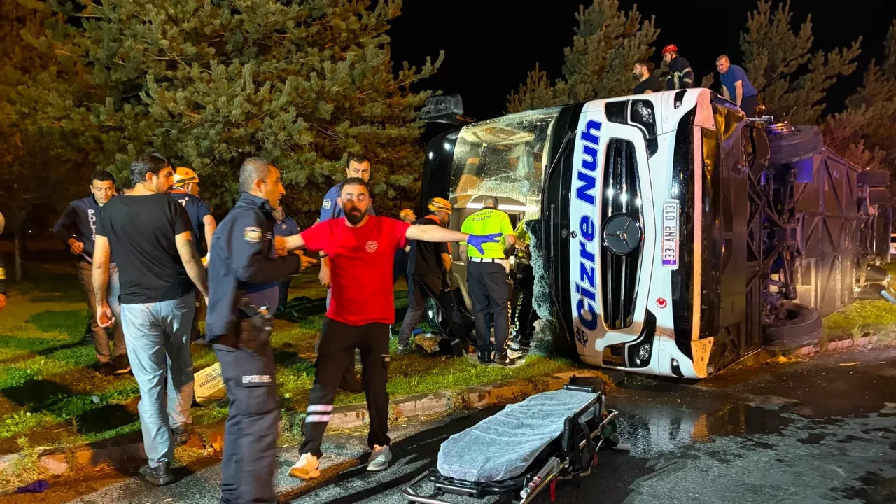 Kayseri'de yolcu otobüsüyle yakıt tankeri çarpıştı: Çok sayıda yaralı