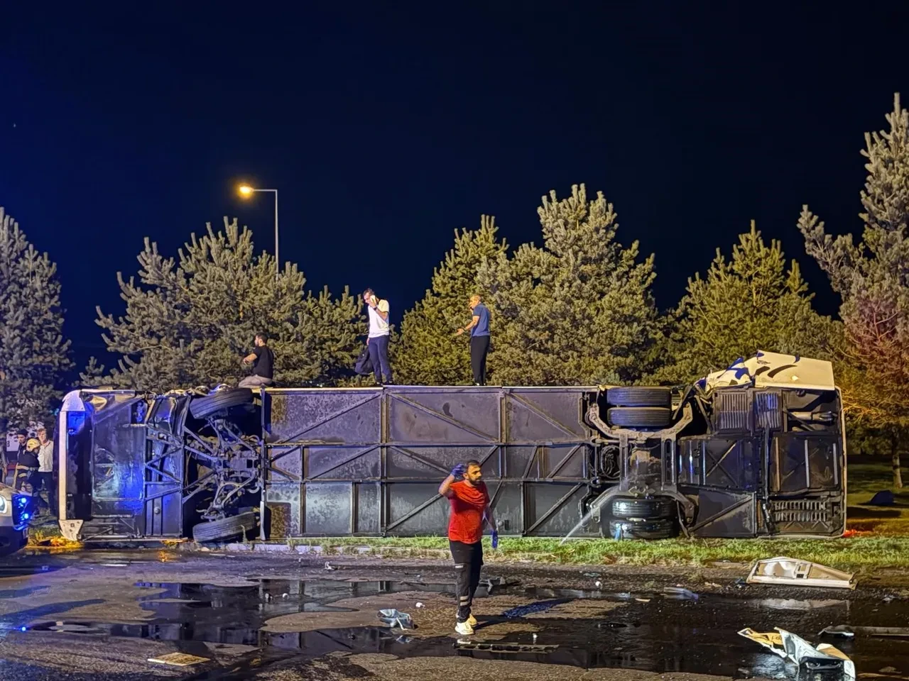 Kayseri'de yolcu otobüsüyle yakıt tankeri çarpıştı: Çok sayıda yaralı