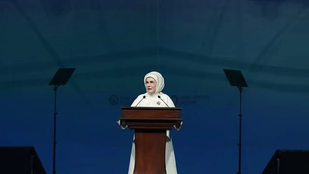Kiev’de 6. Lider Eşleri Zirvesi! Emine Erdoğan’dan anlamlı mesaj