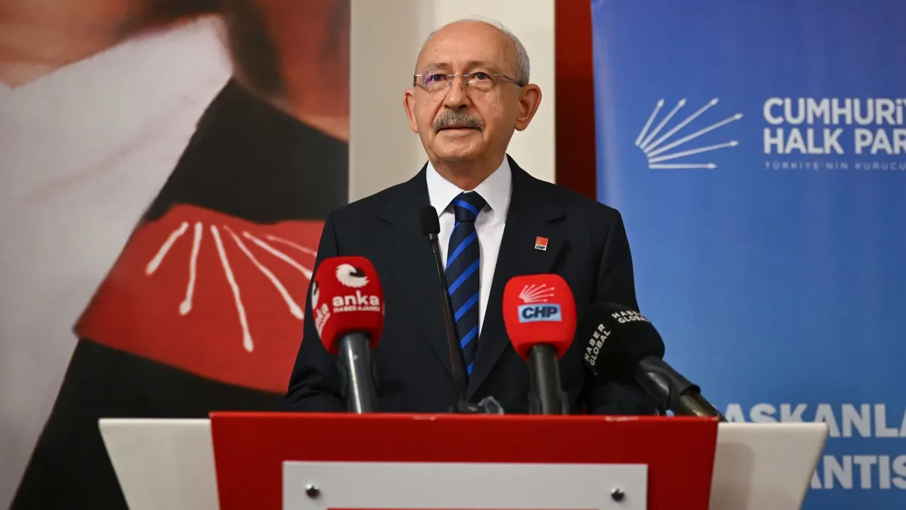 Kılıçdaroğlu'ndan adı rüşvete karışan CHP'lilere gönderme! 81 il başkanı da 'güvenli liman' uyarısı yaptı: Sonsuza kadar beklemek değil