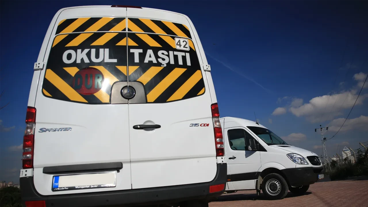 Korsan okul servisi ve ücretleriyle ilgili uyarı! Uzman isim önemli belgeleri açıkladı