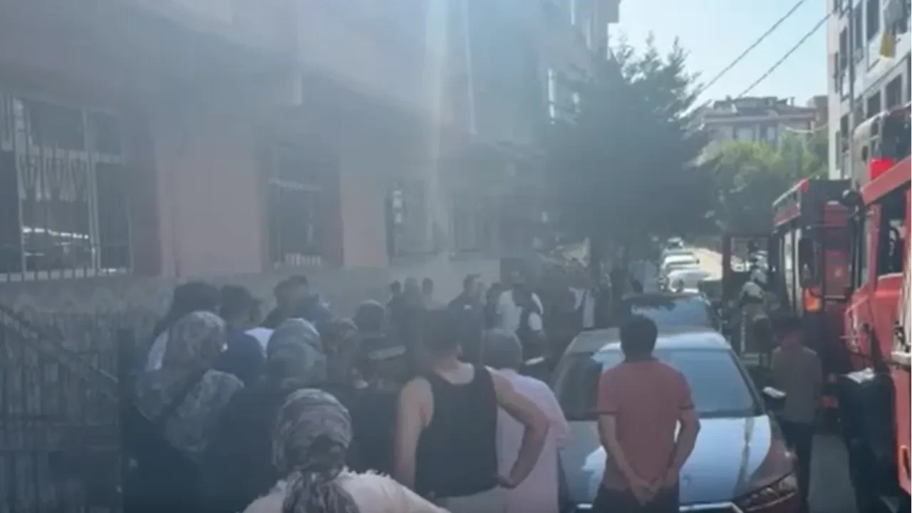 Küçükçekmece’de deodorant kutusu patladı: Anne ve 2 çocuğu yaralandı!