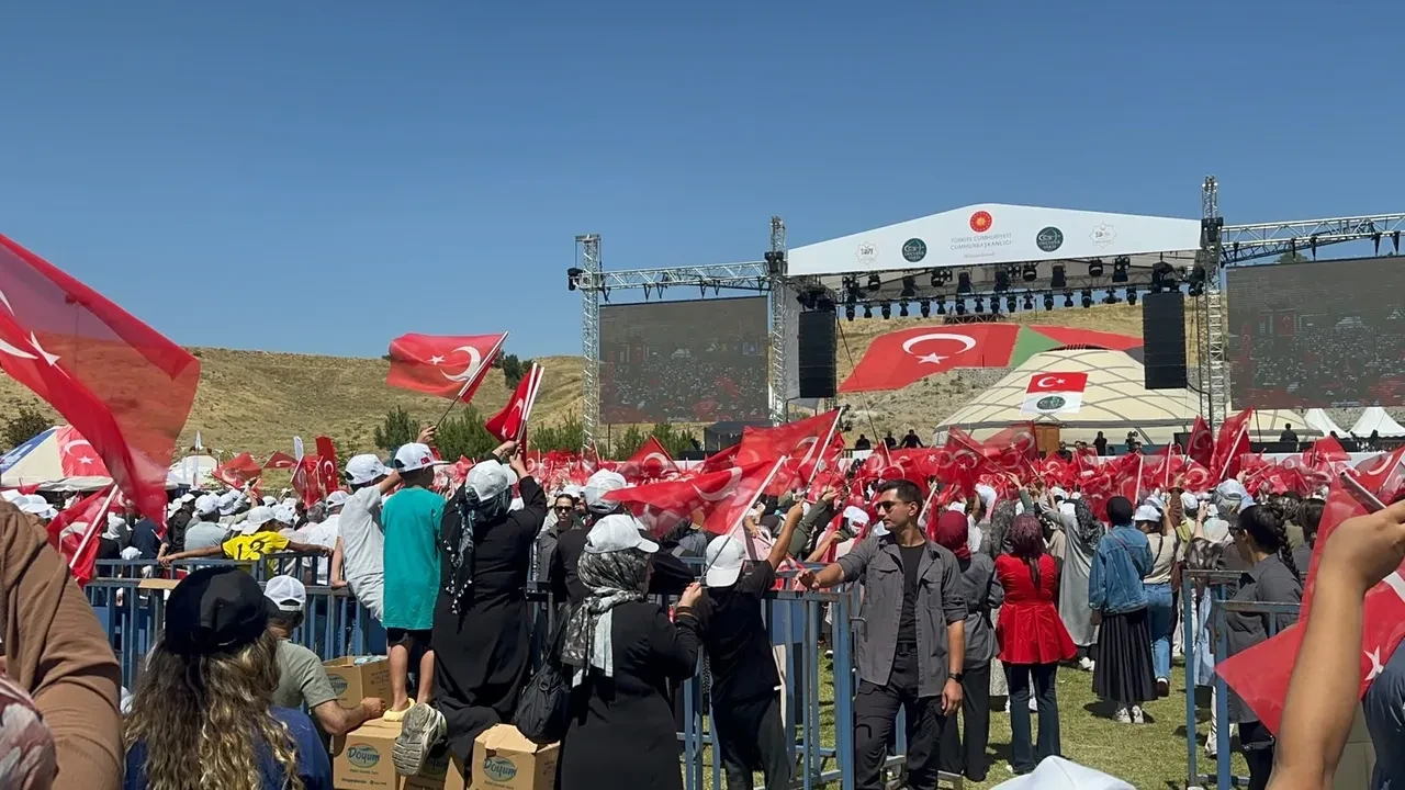 Malazgirt Zaferi'nin 955. yılı Ahlat'ta büyük coşkuyla kutlanıyor!