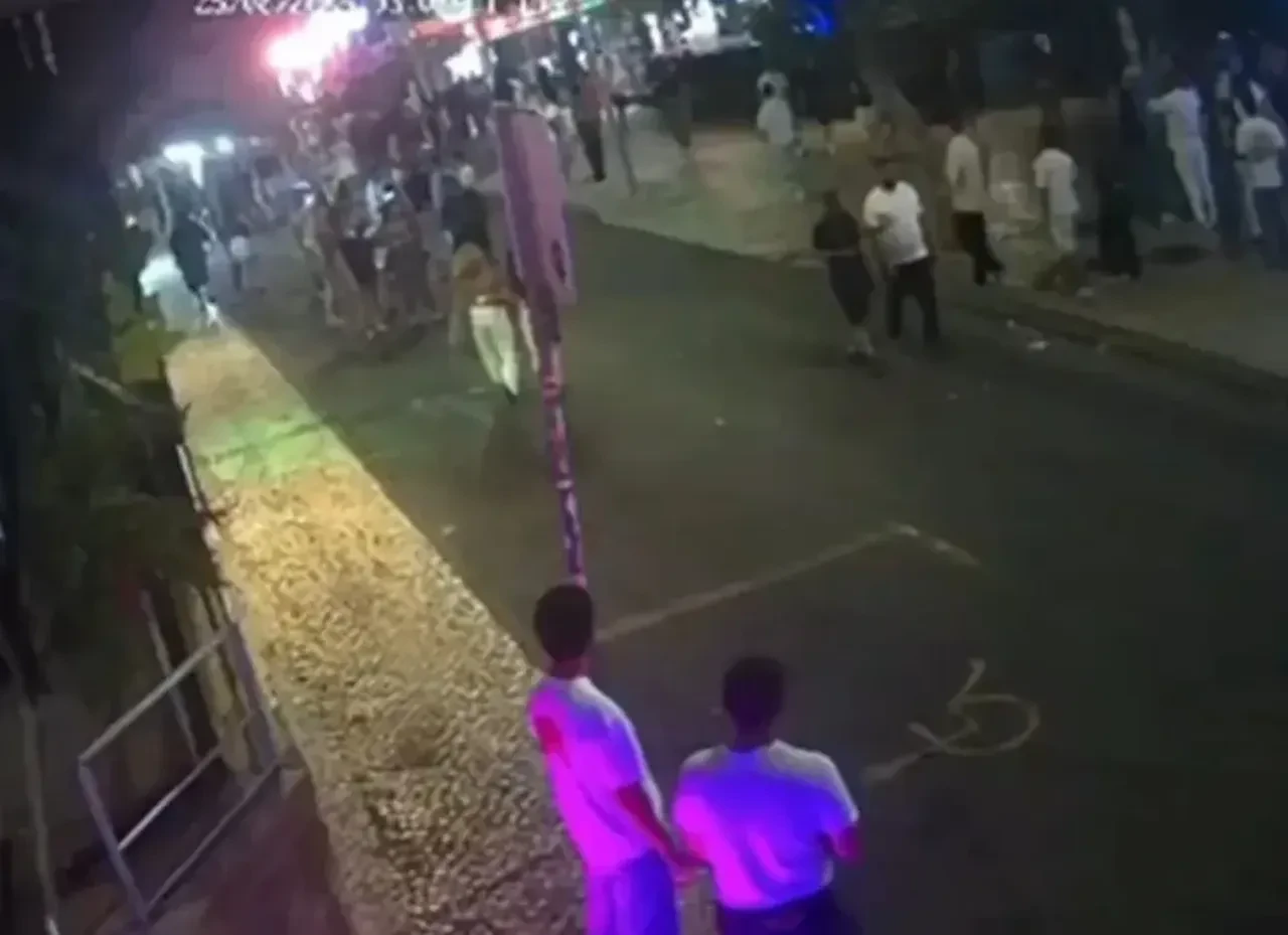 Portekiz'de araç kalabalığın arasına daldı: Çok sayıda yaralı var