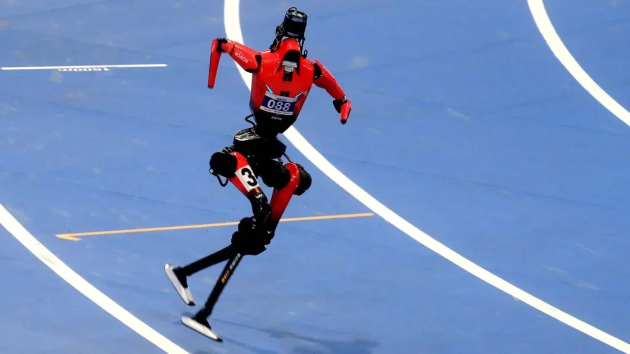 Usain Bolt 100 metre rekorunu 'insansı robot'a kaptırdı