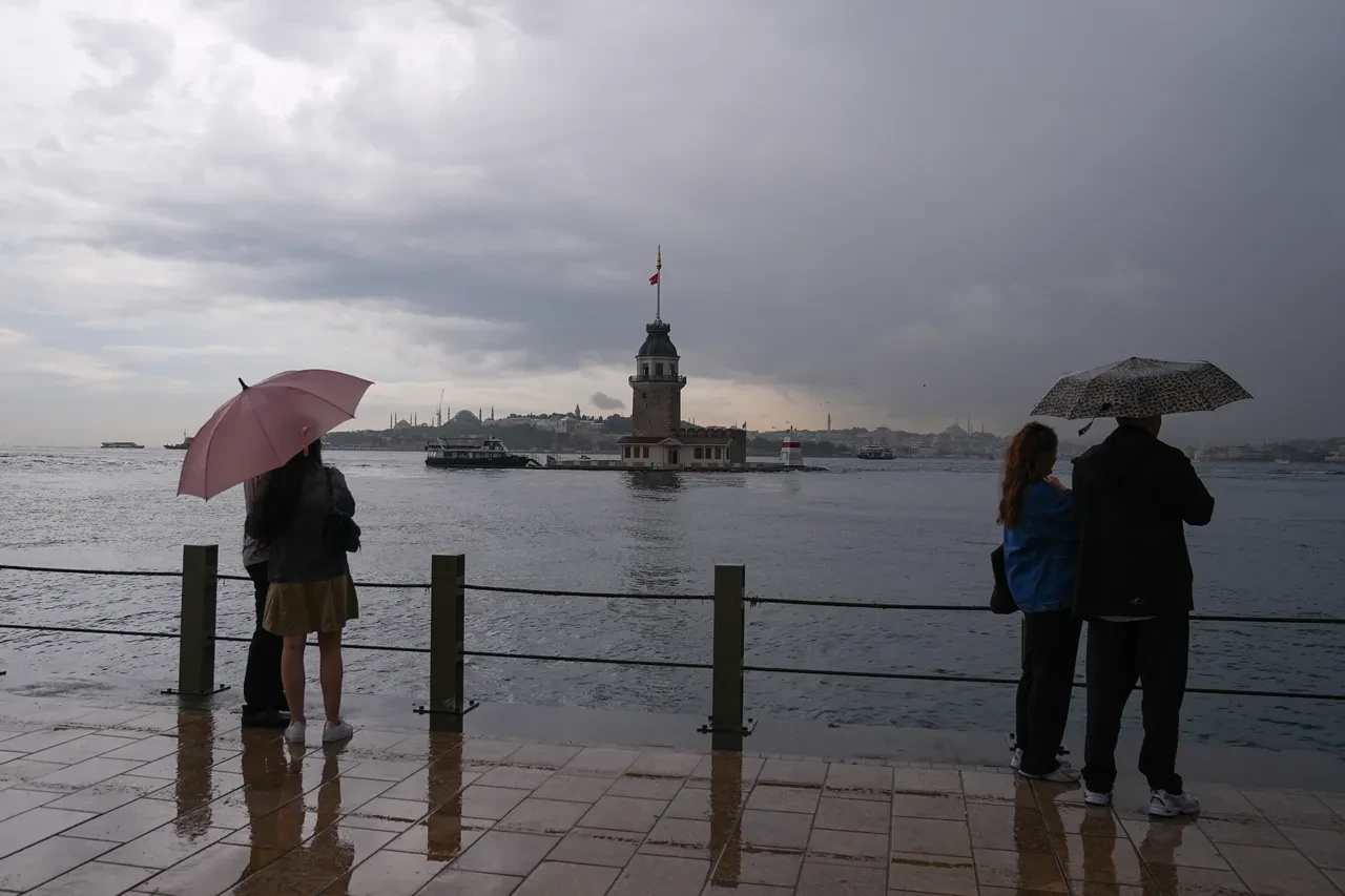 AKOM İstanbul'u gün vererek uyardı! Sağanak yağış ve serin hava geliyor