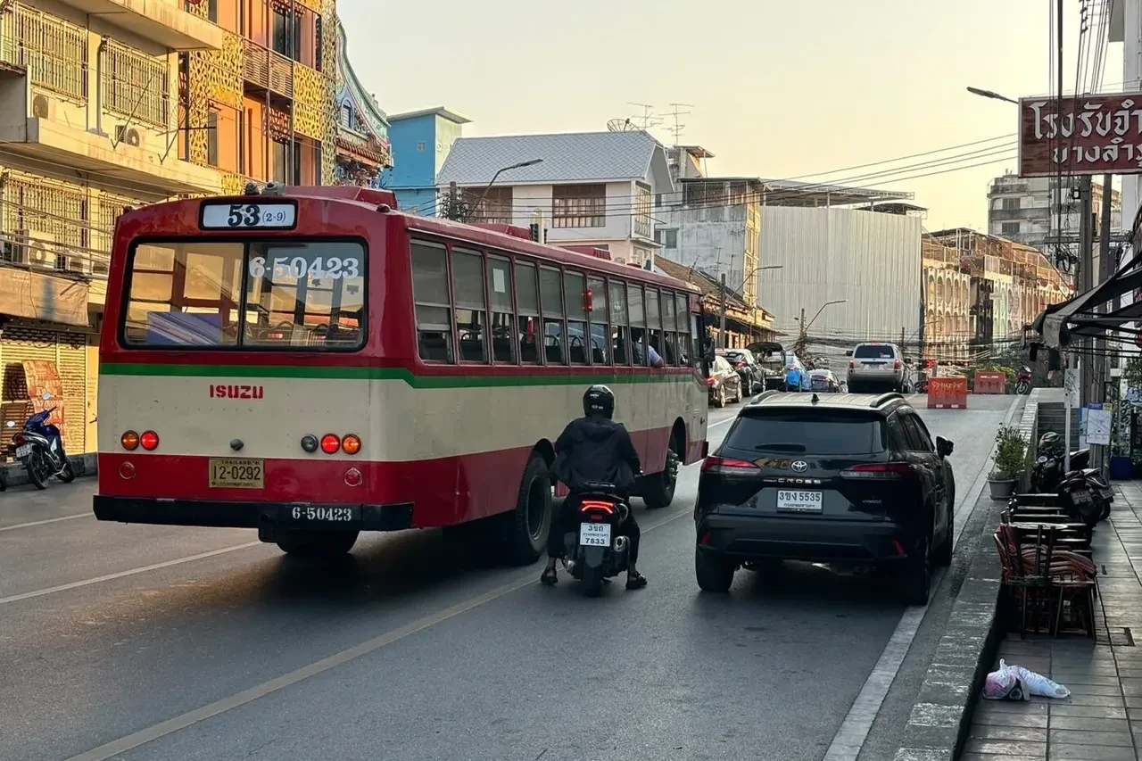 Asya ülkesi akaryakıtlı araçların fişini çekti! Elektrikli araç teşvik edilecek