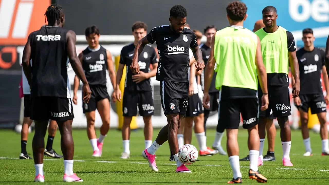 Beşiktaş duyurdu! Yıldız isim kafilede yok