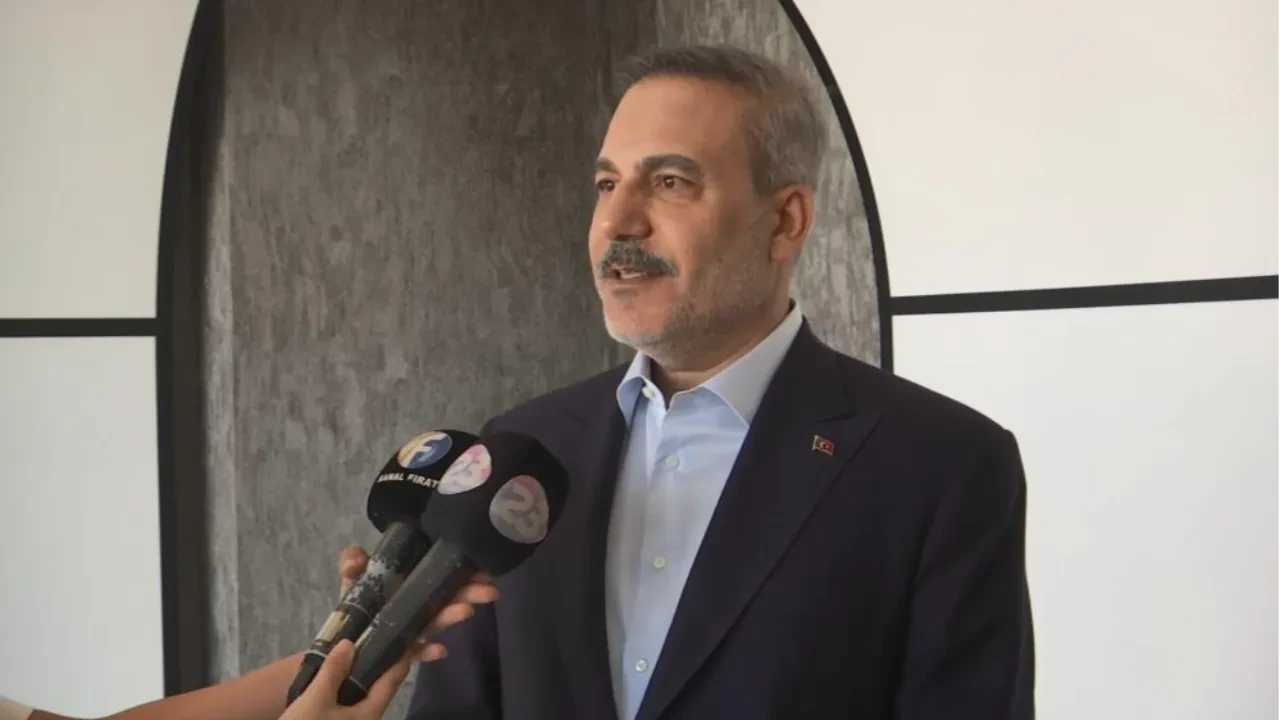 Dışişleri Bakanı Hakan Fidan YPG'nin kendini feshetmesine ilişkin konuştu: Pratikte de ifade edildiği gibiyse ziyadesiyle olumludur