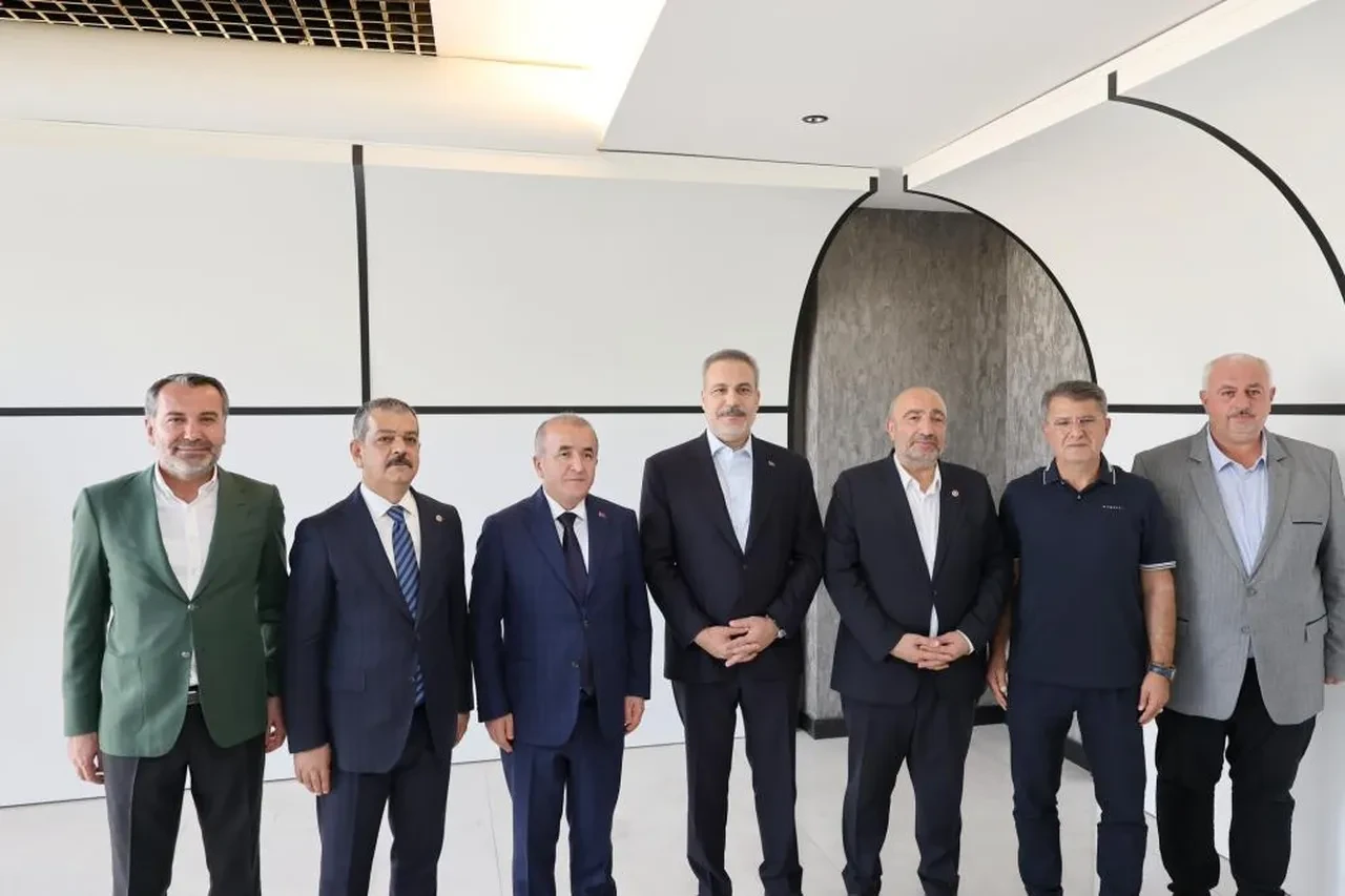 Dışişleri Bakanı Hakan Fidan YPG'nin kendini feshetmesine ilişkin konuştu: Pratikte de ifade edildiği gibiyse ziyadesiyle olumludur