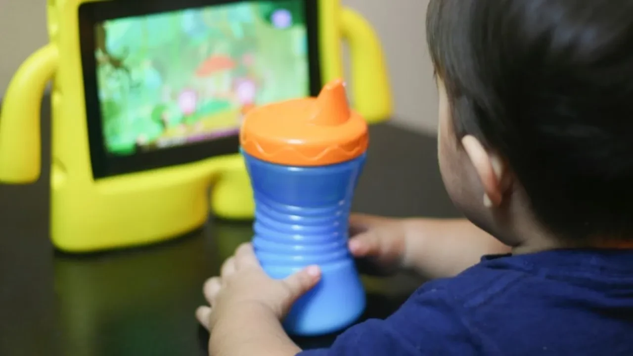 Ekranın ötesinde büyümek: Dijital çağda çocuk, yapay zeka ve gerçek hayat