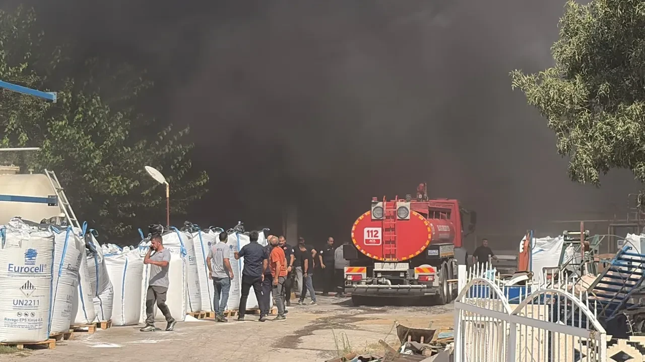 Elazığ’da fabrika yangını! Çok sayıda ekip sevk edildi