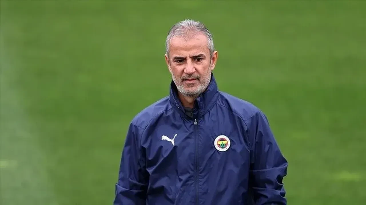 Fenerbahçe Lyon maçında orta sahayı sil baştan kuruyor! İsmail Kartal dev karşılaşma için ilk 11 planını belirledi
