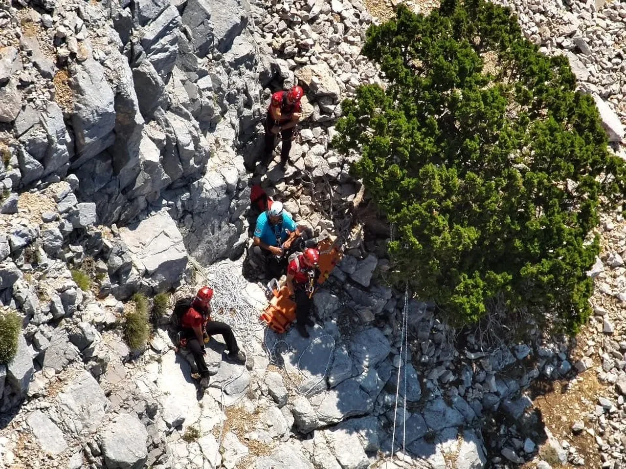 Muğla’da dehşet veren paraşüt kazası! Kayalık alanlara düşerek can verdiler