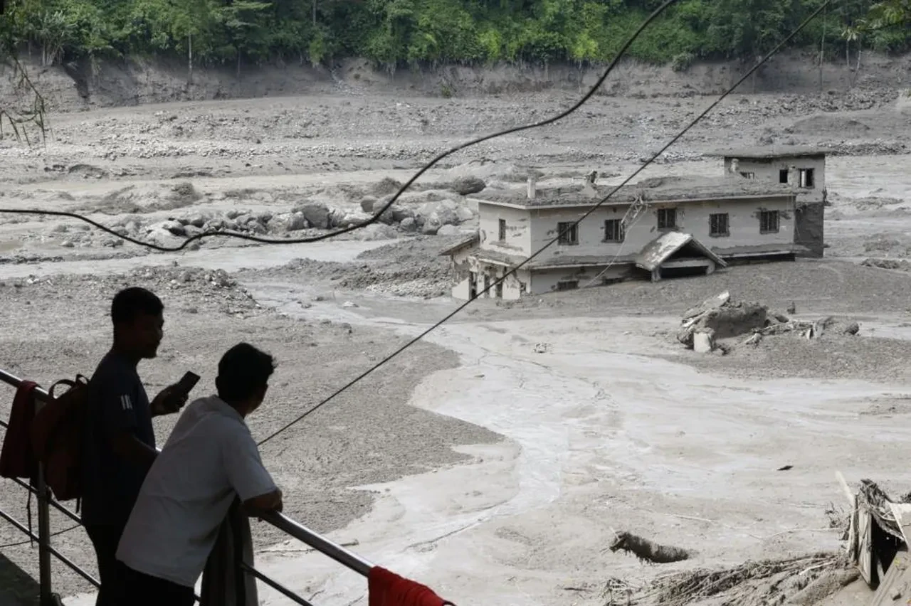 Nepal'de sel felaketi! Çok sayıda ölü ve kayıp var