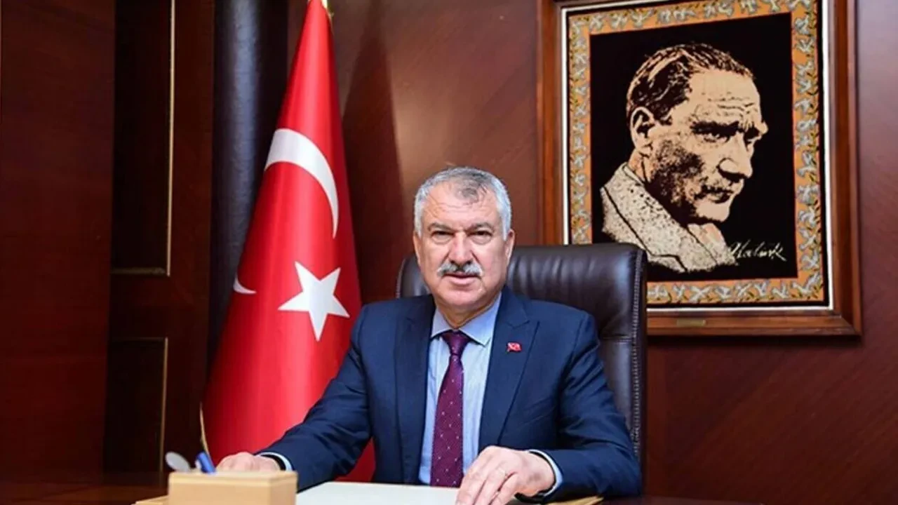 Adanalılardan Zeydan Karalar'a sert tepki: "Rüşvet alan cezasını çeker"