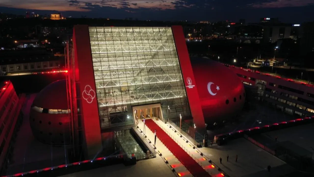 Bakan Ersoy CSO Ada Ankara’nın yeni sezon programı…