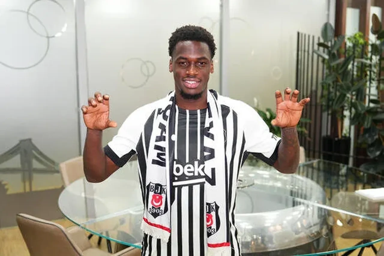 Beşiktaş yeni transferi Ernest Poku'yu resmen açıkladı!