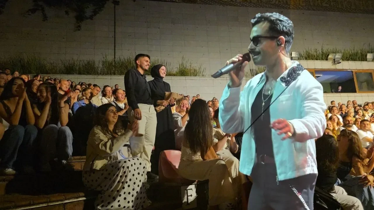 Bir konserde 9 evlilik teklifi: Gökhan türkmen bile şaşırdı!