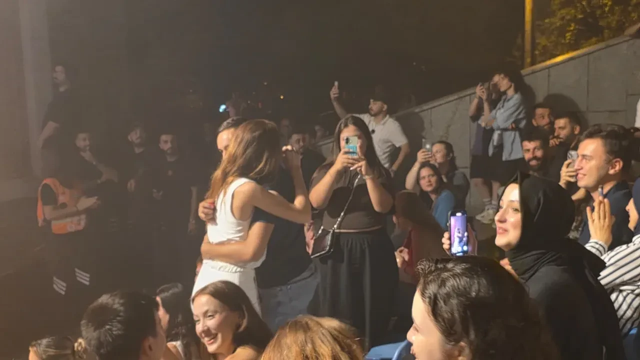 Bir konserde 9 evlilik teklifi: Gökhan türkmen bile şaşırdı!