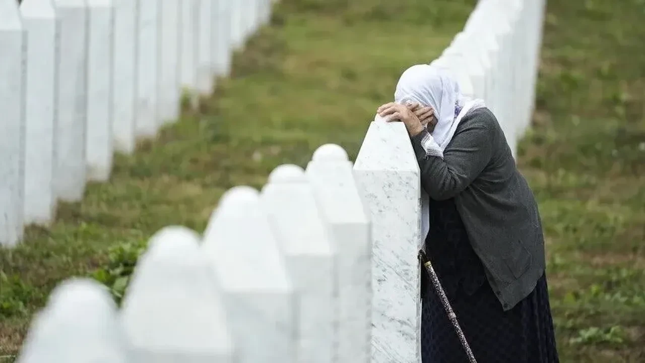 'Bosna Kasabı' Ratko Mladiç'in ölümü Srebrenitsa anneleri tarafından memnuniyetle karşılandı: Çok şükür geberdi