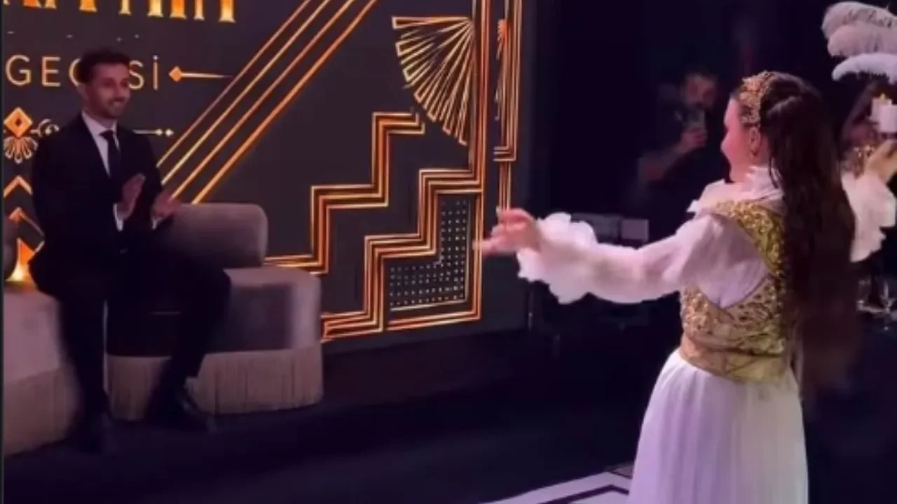 Dilara Kurtulmuş ve Umutcan Ekmez’in coşkulu kına gecesi! Selena ve Sihirli annem buluşturan düğünün ilk günü