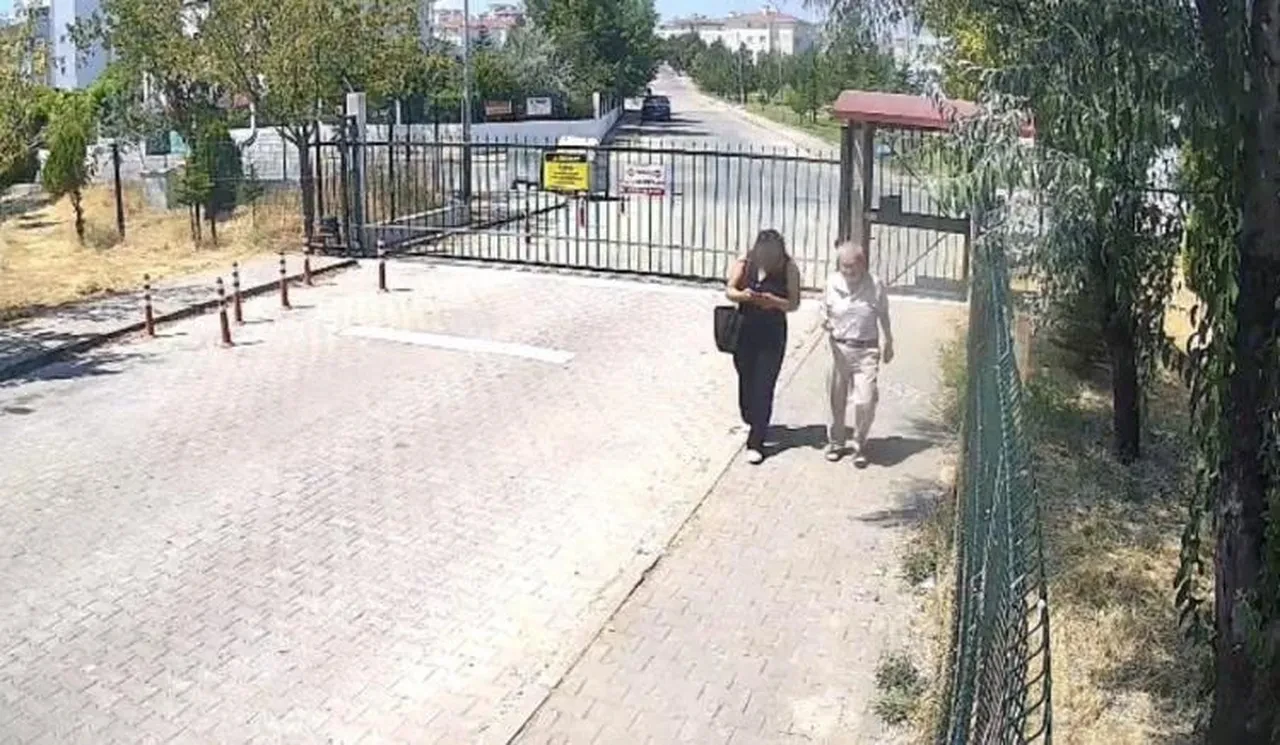 Dolandırıcıların oyununu 8 yaşındaki çocuk bozdu! 