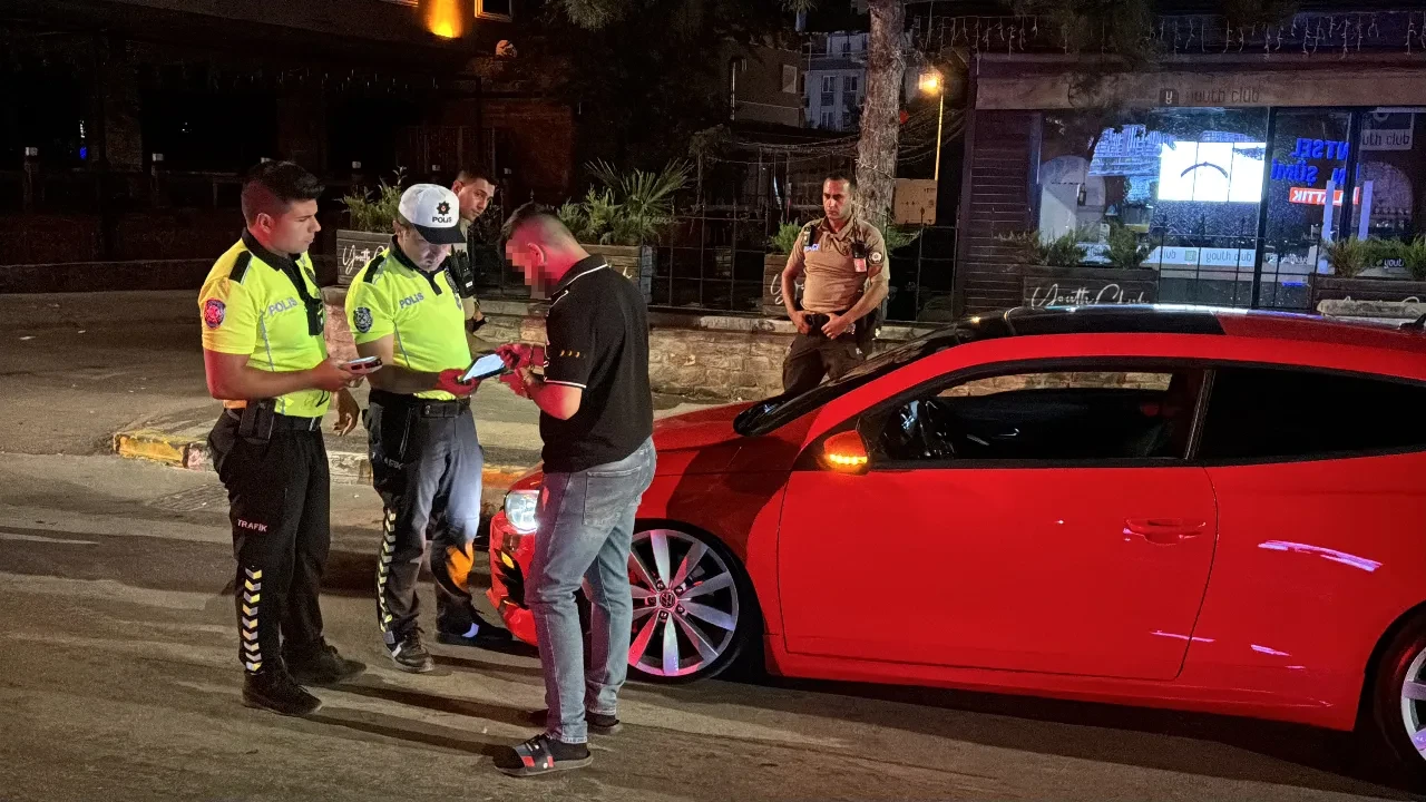 Kadın sürücüyü takip eden şahıs yakalandı: Modifiye araçtan ceza yedi