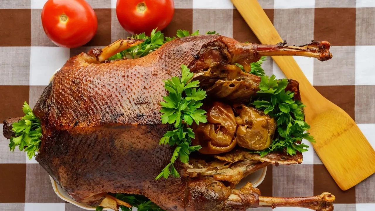 Karslı komşumdan öğrendim! Meşhur kaz yemeği böyle yapılıyormuş.