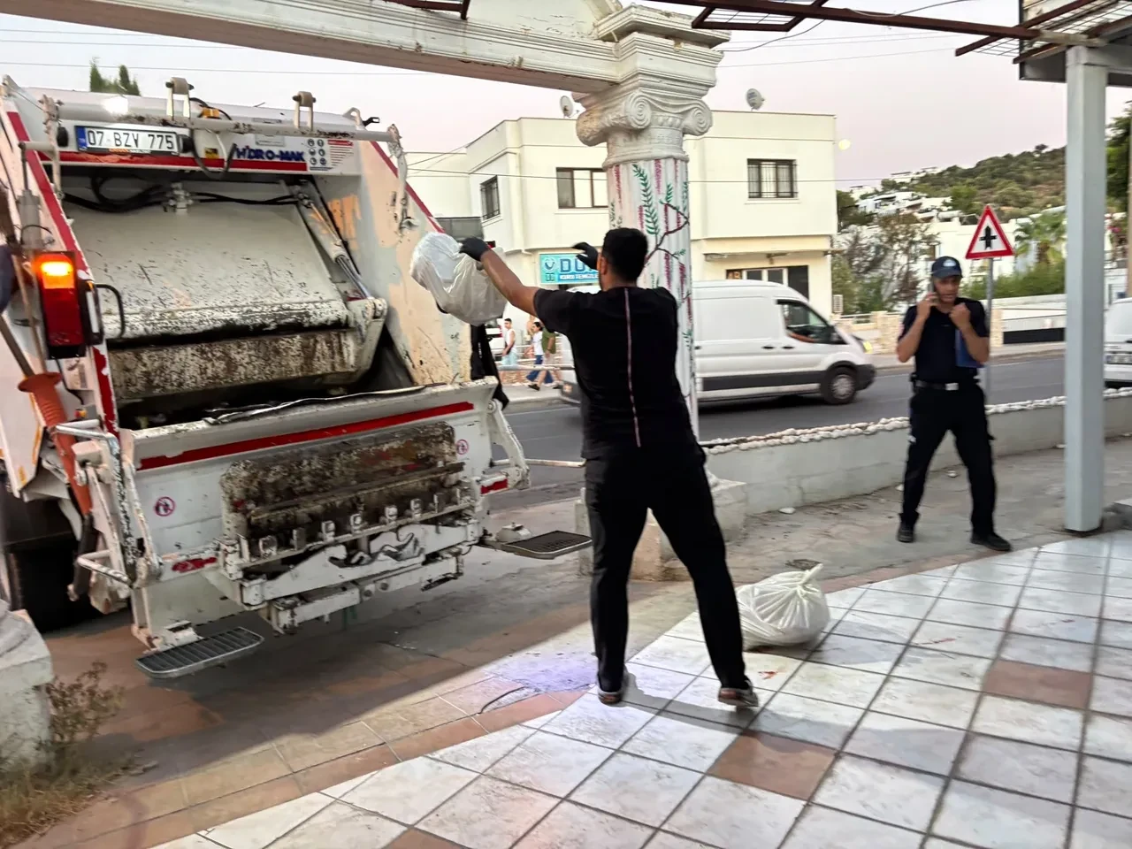 Kötü koku mide bulandıran manzarayı çıkardı! Kasabın deposunda bozuk etler bulundu