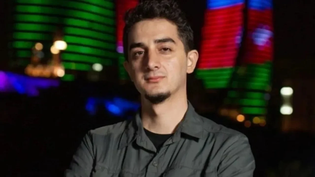 Ruhi Çenet kimdir, kaç yaşında, aslen nereli? Ruhi Çenet evli mi, çocukları var mı? Ruhi Çenet kimin oğlu?