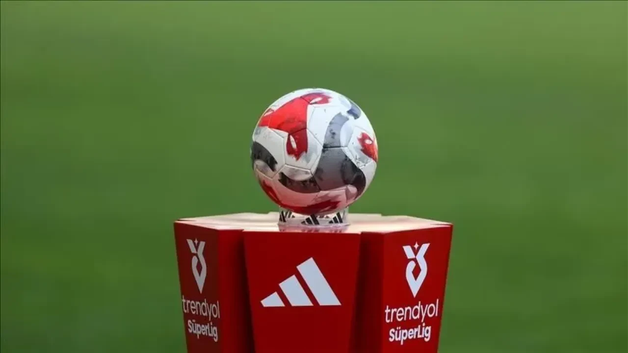 Süper Lig’de 4. hafta fikstürü belli oldu! Fenerbahçe ve Galatasaray maçlarına Şampiyonlar Ligi ayarı