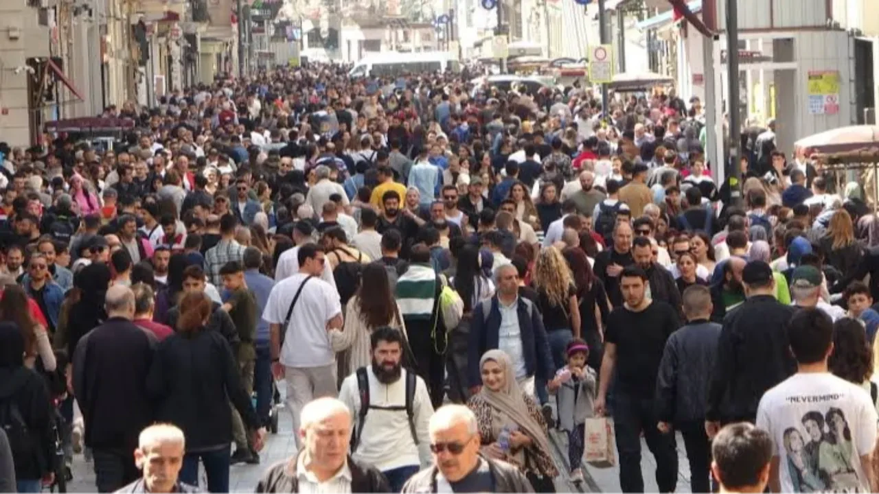 Türkiye'nin en kalabalık mahallesi açıklandı! İlk sırada ne İstanbul ne Ankara var
