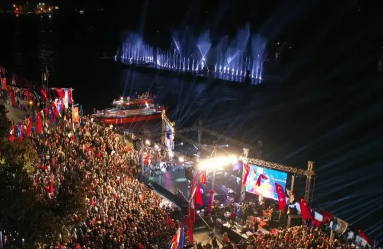 30 Ağustos konserleri İstanbul! Yıldız Tilbe, Demet Akalın, Ceza, PAU ücretsiz konserler nerede?