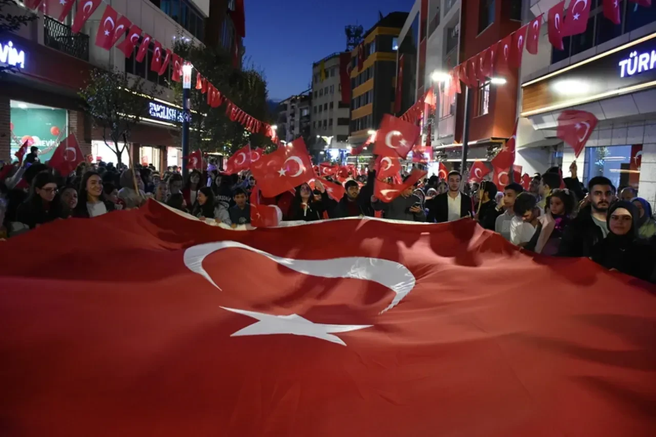 30 Ağustos konserleri İstanbul! Yıldız Tilbe, Demet Akalın, Ceza, PAU ücretsiz konserler nerede?