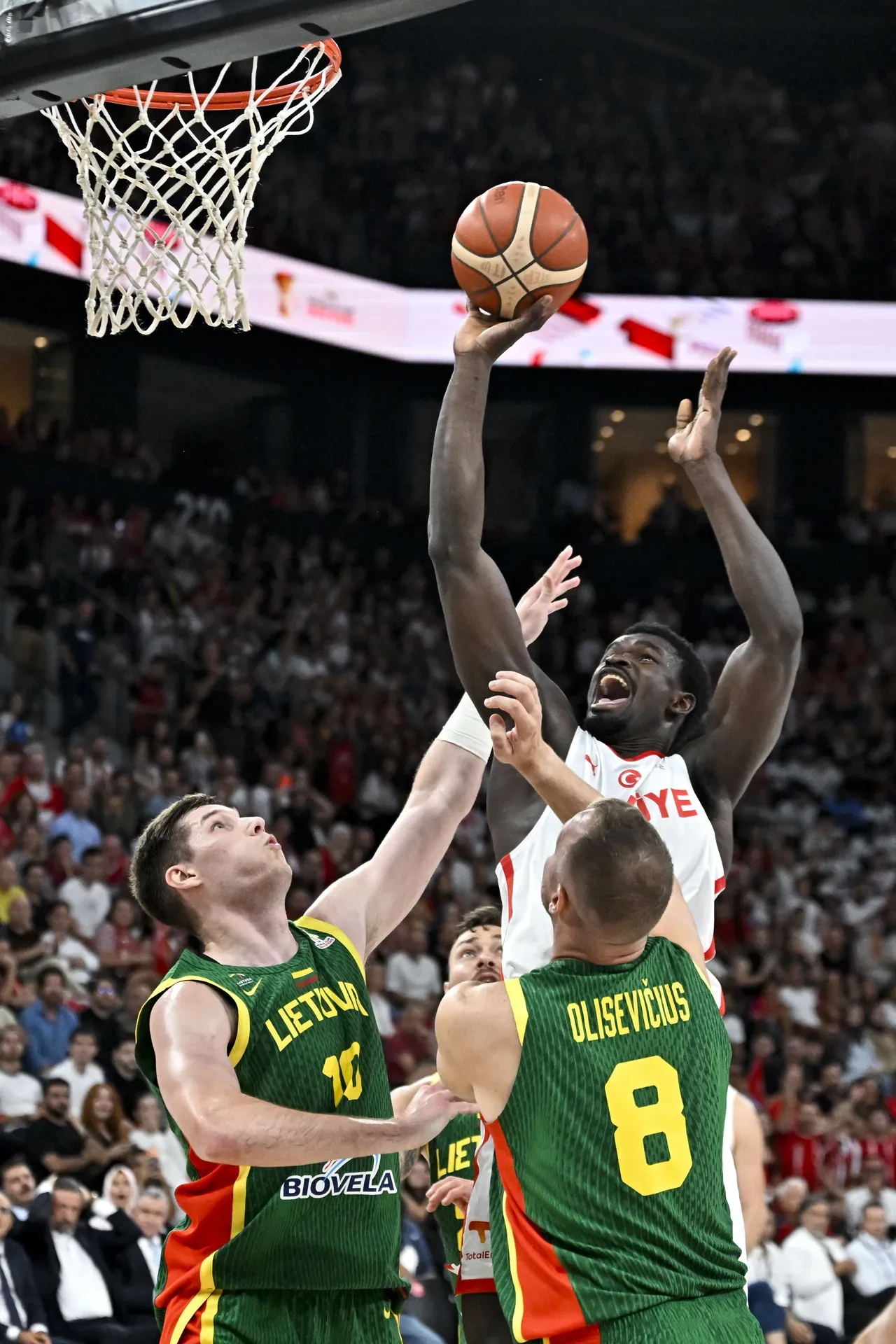 A Milli Erkek Basketbol Takımı, Litvanya’yı farklı geçti