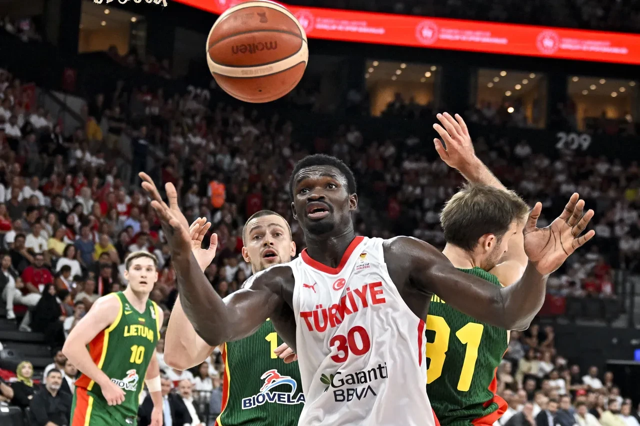 A Milli Erkek Basketbol Takımı, Litvanya’yı farklı geçti