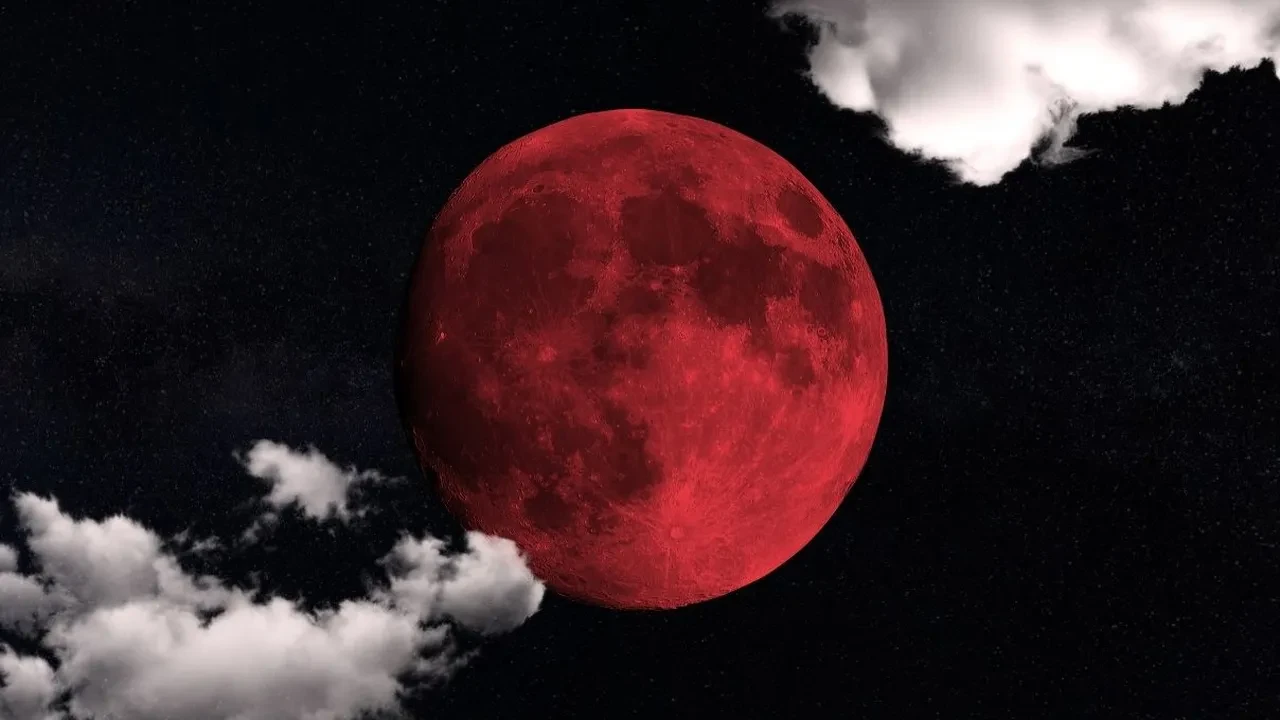 Ay tutulması sonrası hayatı kayan 4 burç! Astroloji de yer yerinden oynadı