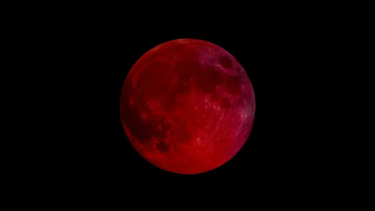 Ay tutulması sonrası hayatı kayan 4 burç! Astroloji de yer yerinden oynadı